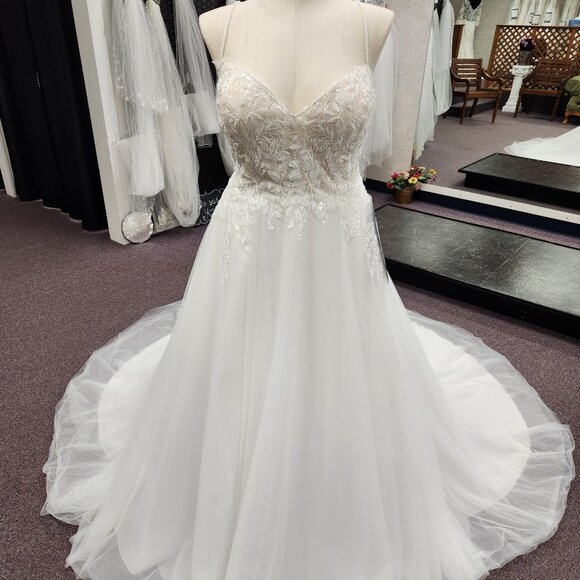 Pronovias Snehea Size 20 Off White Lave & Tulle Bridal Gown Wedding Dress - Picture 1 of 9